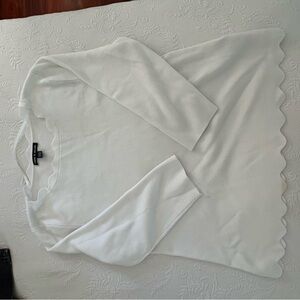 Cable & Gauge White scalloped sweater